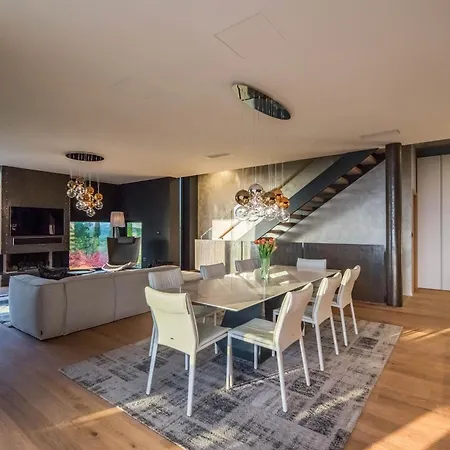 Tilia Villa *