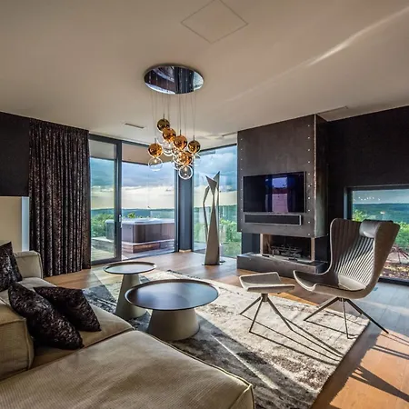Tilia Villa