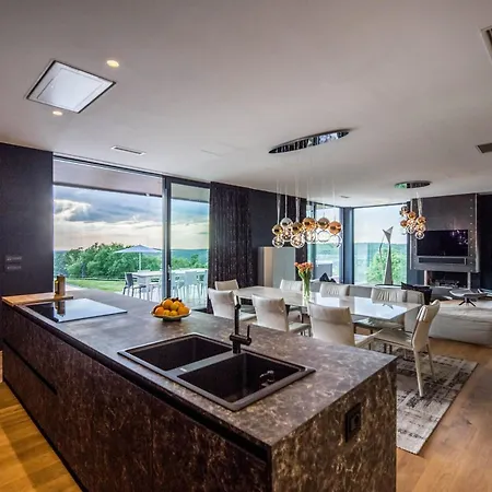 Tilia Villa *